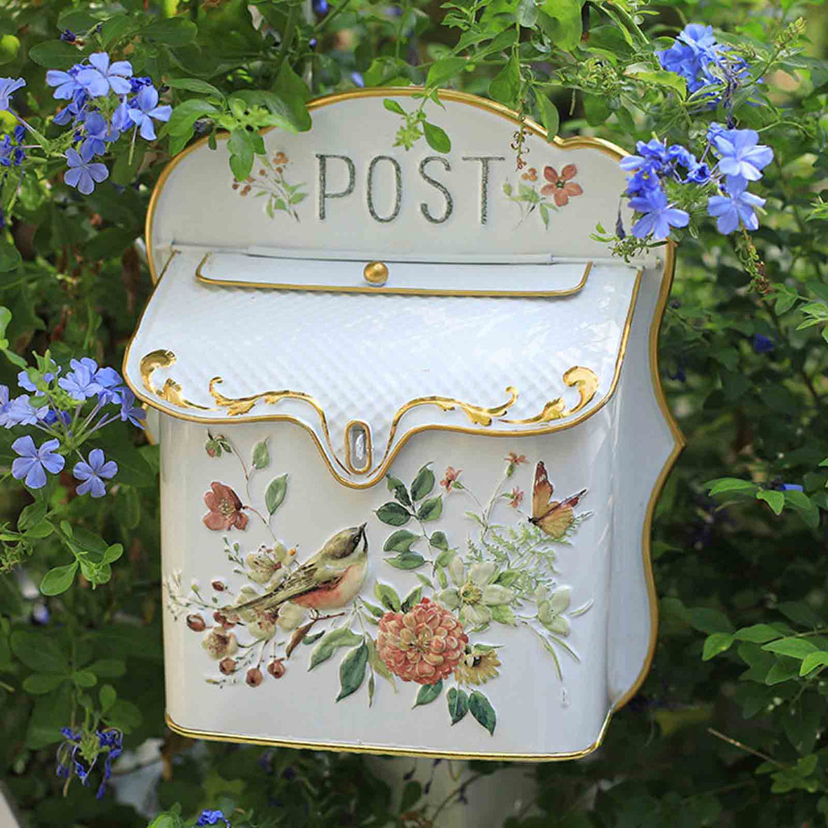 Vintage Embossed Metal Wall Mount Mailbox, Retro Iron Multi‑Purpose Letter Box for Home Garden Porch Balcony Wall Decor